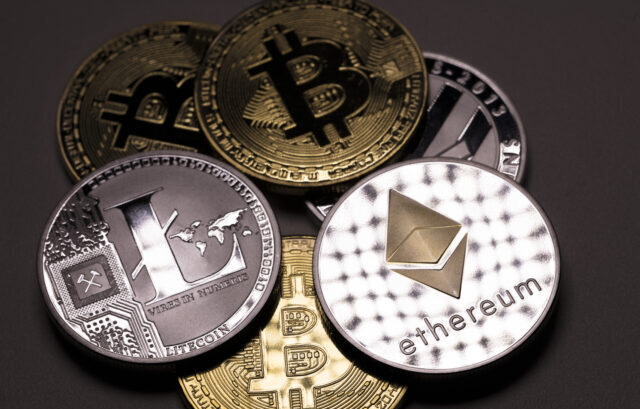 Cryptocurrency exchange puts $250k bounty on hackers